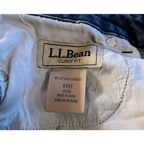 L.L. Bean Favorite Jean Curvy Fit Size 6PET - Picture 4 of 6